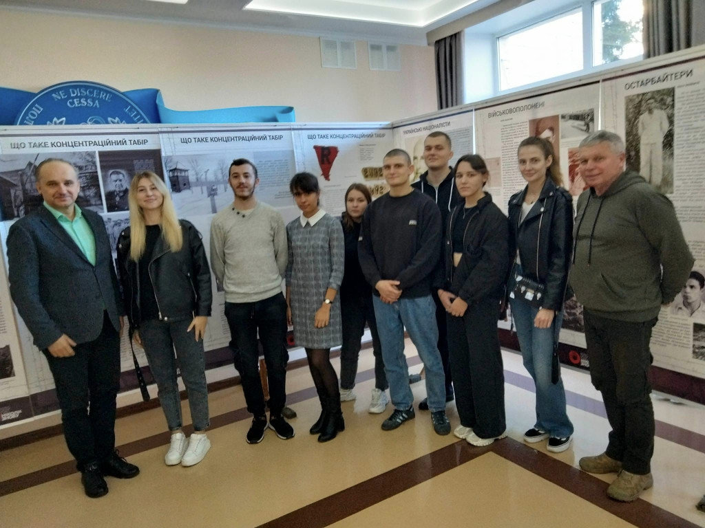 Виховна година до Дня українського політвʼязня